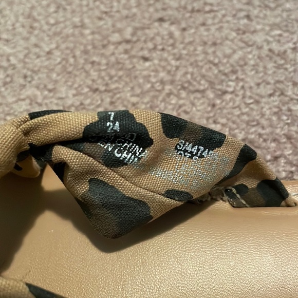 Cheetah sandals - Picture 3 of 5